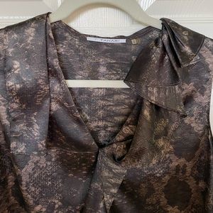 Tahari shell.  Size Medium.